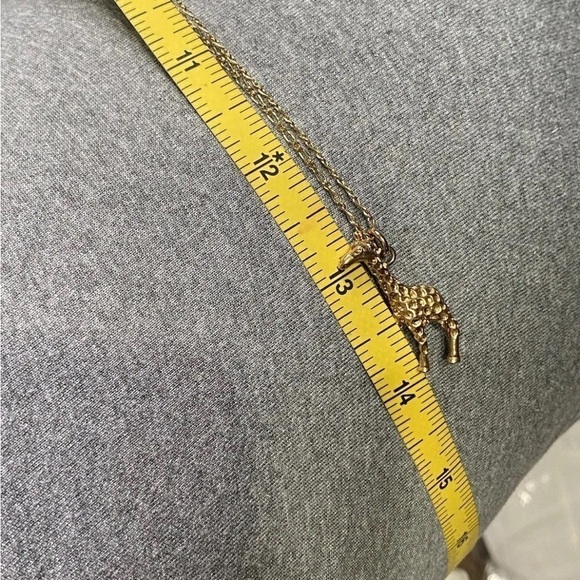 J. CREW Gold Tone Giraffe Animal Pendant Necklace 28" Total Length Safari Africa - Picture 11 of 12